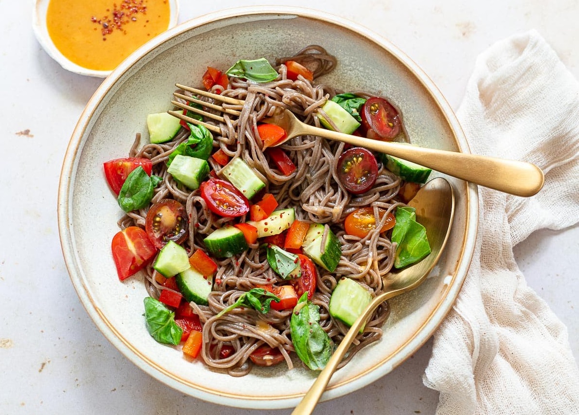 Theo các chuyên gia, cứ 100g bún gạo lứt chứa lượng calo từ 310 - 380 kcal Theo các chuyên gia, cứ 100g bún gạo lứt chứa lượng calo từ 310 - 380 kcal